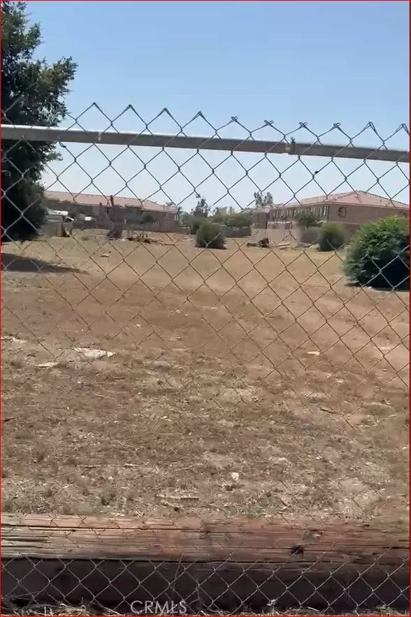 Fontana, CA 92335,8566 Cypress Avenue