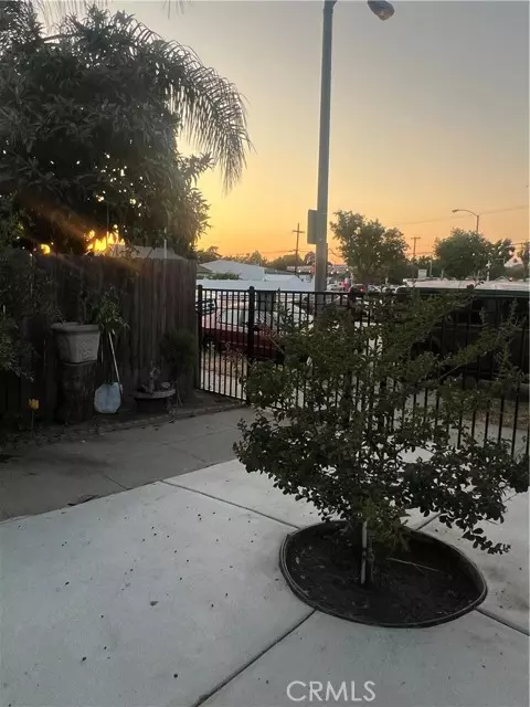 Pomona, CA 91768,586 W Center Street