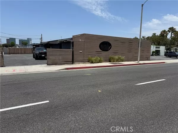 Costa Mesa, CA 92626,642 Baker Street