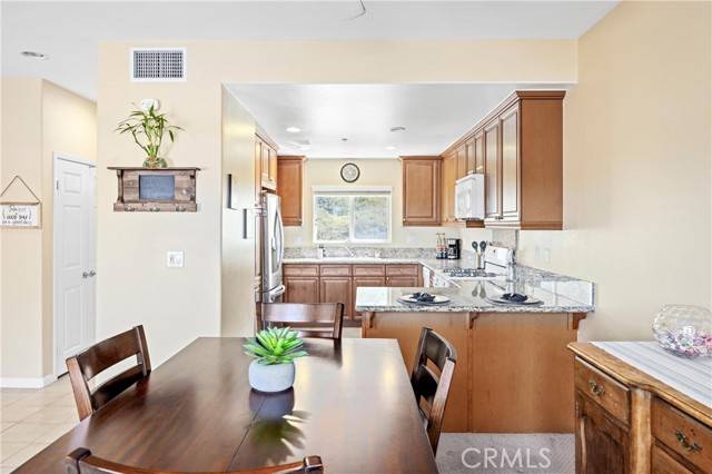 Corona, CA 92882,2802 Green River Road #101
