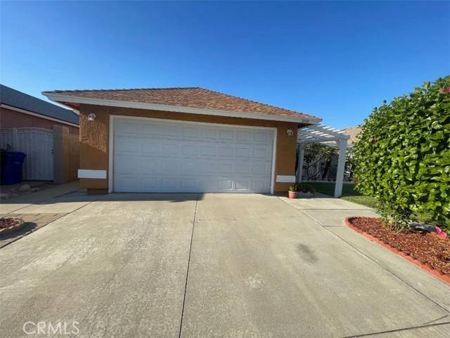 Fontana, CA 92337,14194 Old Field Avenue