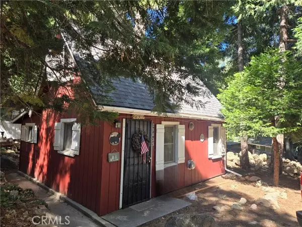 25035 Moon Drive, Crestline, CA 92325