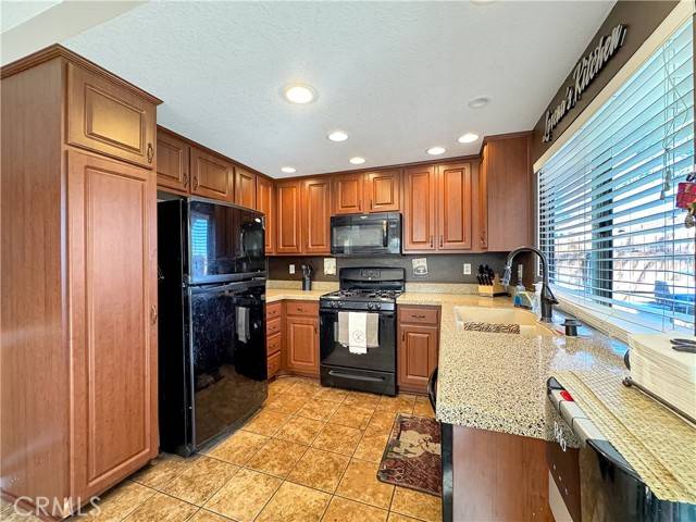 Fontana, CA 92337,11700 White Pine Court