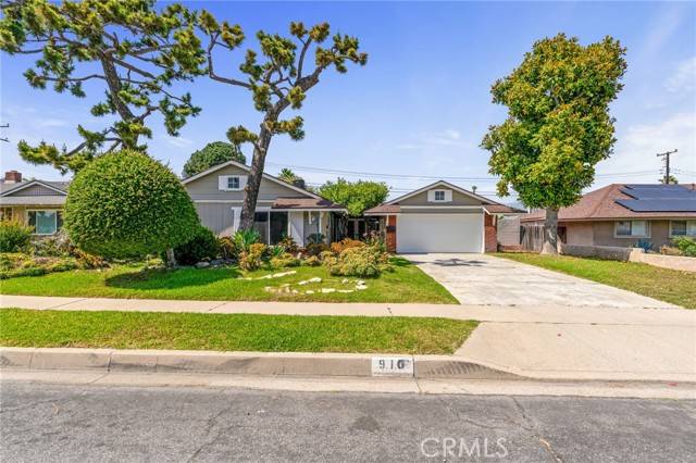 910 E Home Street, Rialto, CA 92376
