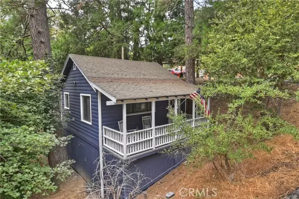 23677 Hillside Dr, Crestline, CA 92325