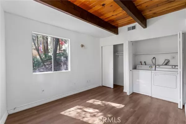 Crestline, CA 92325,24011 Lakeview Drive