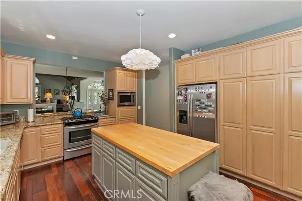 Lake Arrowhead, CA 92352,26746 Oakmont Drive