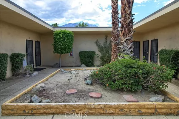 567 Desert Way #2, Palm Springs, CA 92264