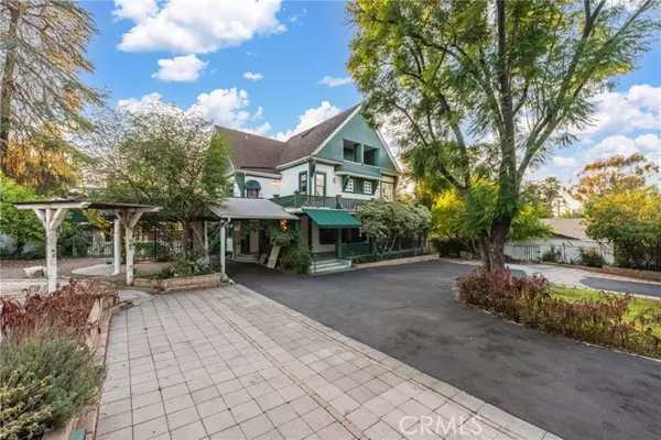 Redlands, CA 92373,1228 S Center Street