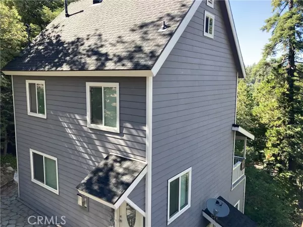 Twin Peaks, CA 92391,576 Rose Lane