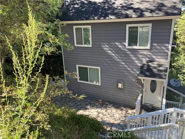 Twin Peaks, CA 92391,576 Rose Lane
