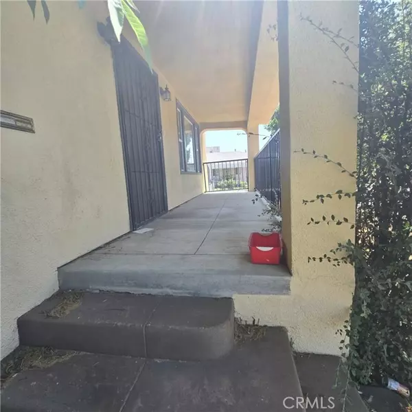 Los Angeles, CA 90042,5427 Meridian Street