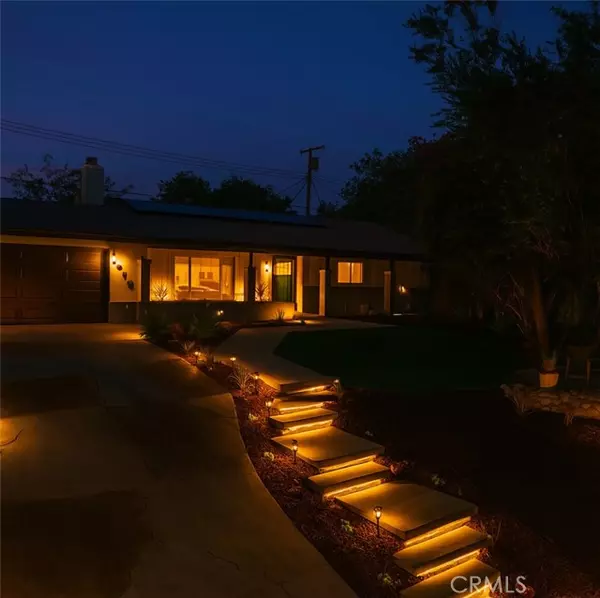 515 Corona Circle, Corona, CA 92879