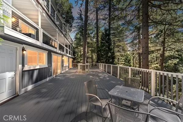 Twin Peaks, CA 92391,26625 Lake Forest Drive