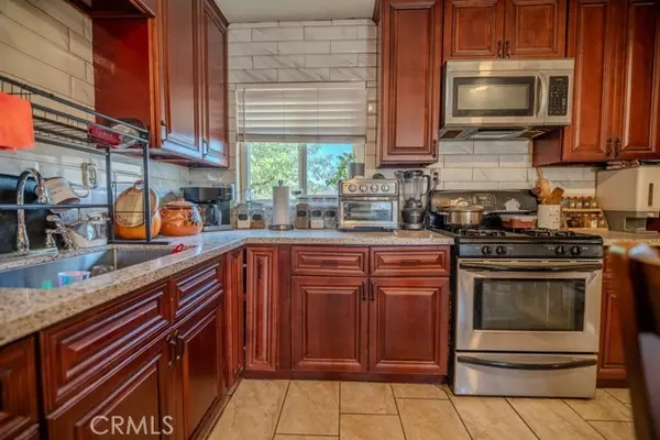 Victorville, CA 92394,17239 Emerson Street