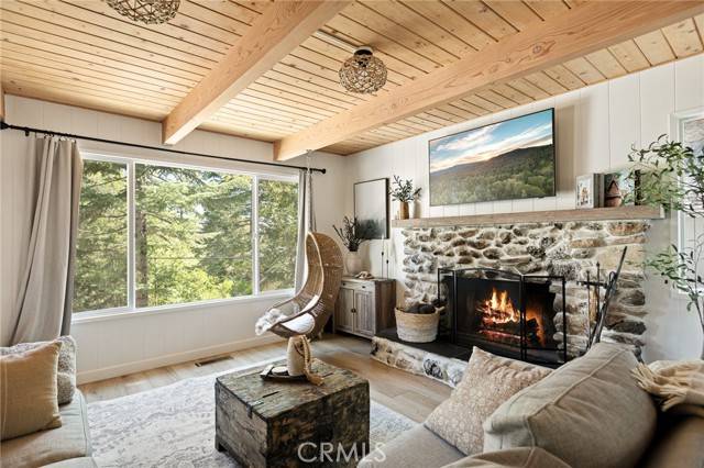 325 Primrose Circle, Lake Arrowhead, CA 92352