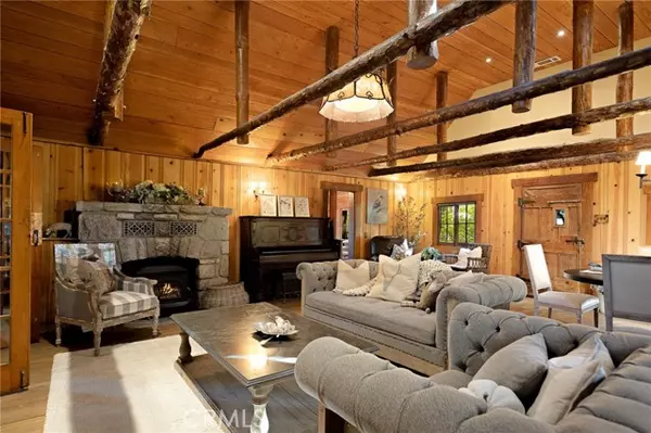 910 Crest Fern Drive, Lake Arrowhead, CA 92352