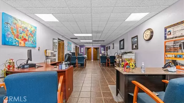Azusa, CA 91702,580 E Foothill Boulevard