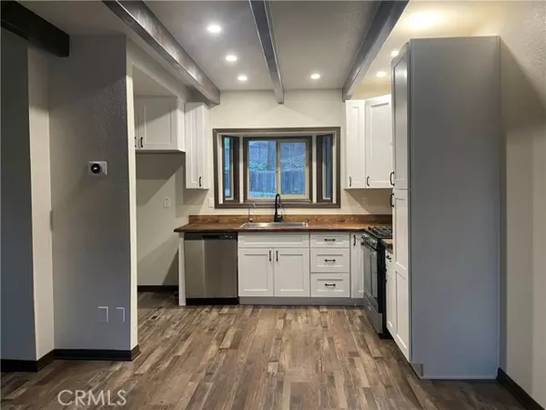 Crestline, CA 92325,23878 Lakeview Drive