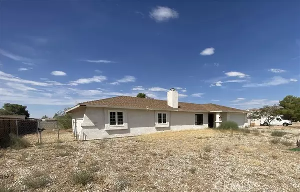22764 Powhatan Road, Apple Valley, CA 92308