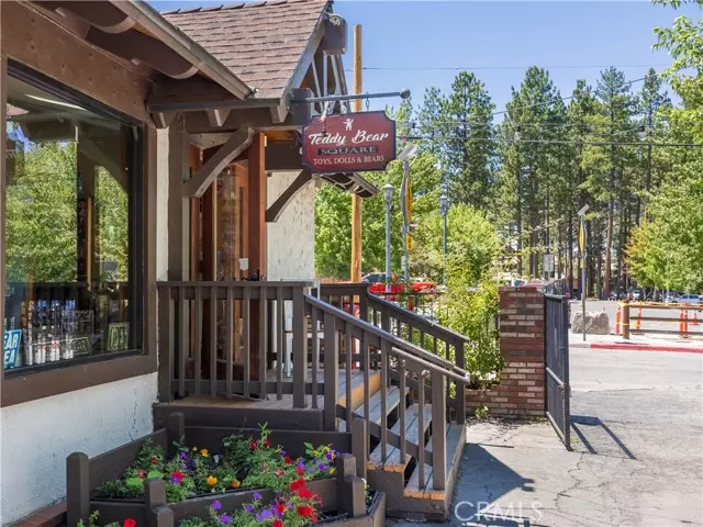 Big Bear Lake, CA 92315,652 Pine Knot