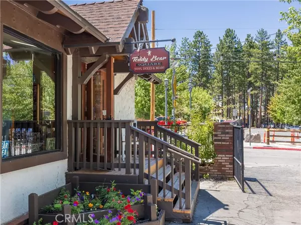 Big Bear Lake, CA 92315,652 Pine Knot