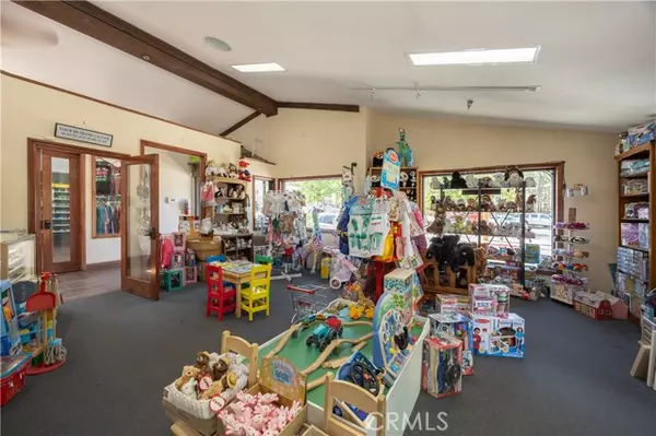 Big Bear Lake, CA 92315,652 Pine Knot