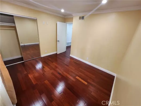 Granada Hills (los Angeles), CA 91344,16331 Shamhart Drive