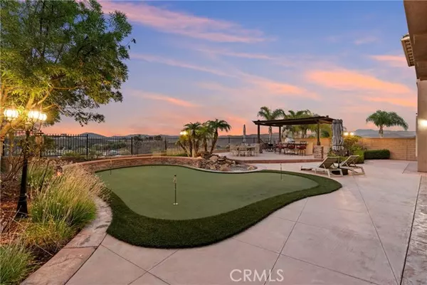 Corona, CA 92883,8072 Soft Winds Drive