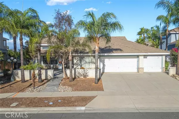 1561 E Chase Drive, Corona, CA 92881