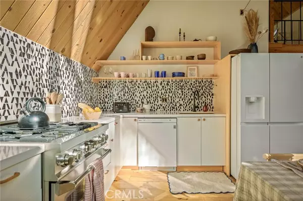 Lake Arrowhead, CA 92352,385 Birchwood Drive