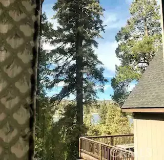 27957 Lakes Edge, Lake Arrowhead, CA 92352