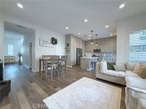 Corona, CA 92883,4173 Horvath #103