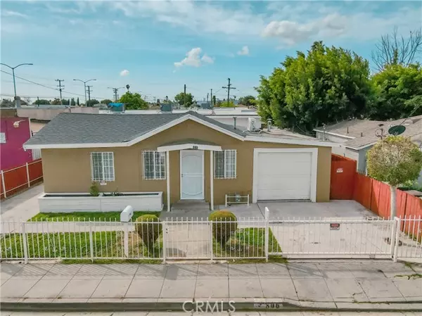 Compton, CA 90220,806 W Spruce