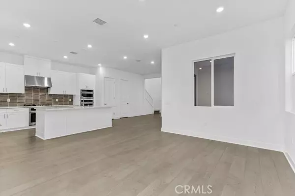 Irvine, CA 92618,158 Carmine