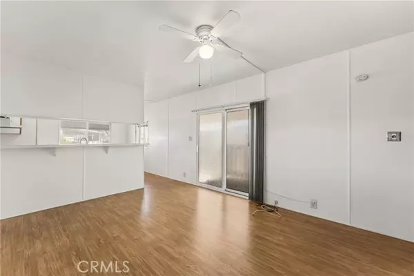 San Jacinto, CA 92583,655 E Main #60