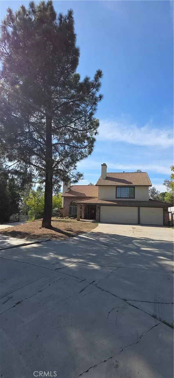 Yucaipa, CA 92399,12984 Columbia