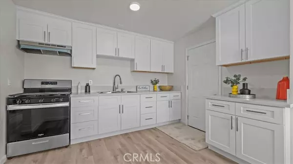 242 E 6th, Perris, CA 92570