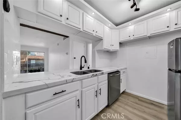 Encino (los Angeles), CA 91316,5460 White Oak #K207