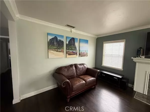 South Gate, CA 90280,10735 Cassina