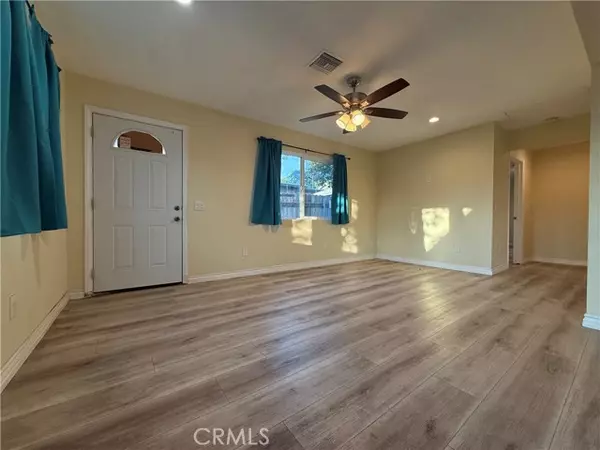 Redlands, CA 92374,409 W Pioneer #2