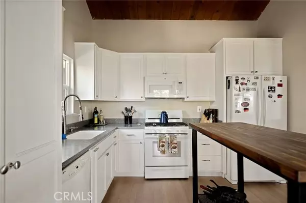 Running Springs, CA 92382,30556 Live Oak