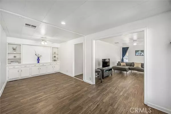 Redlands, CA 92374,626 N Dearborn Street #56