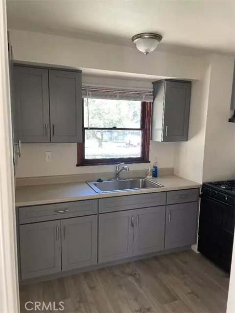 Crestline, CA 92325,23689 Manzanita #3