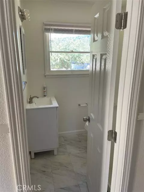 Crestline, CA 92325,23689 Manzanita #3