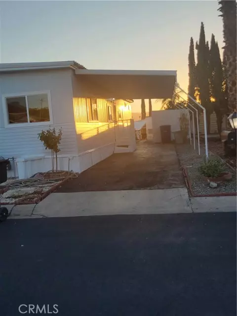 Riverside, CA 92503,3700 BUCHANAN #72