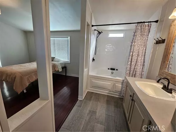 Bloomington, CA 92316,18411 Valley Boulevard #19B