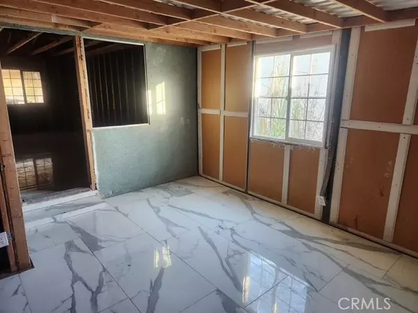 Highland, CA 92346,7804 Peacock