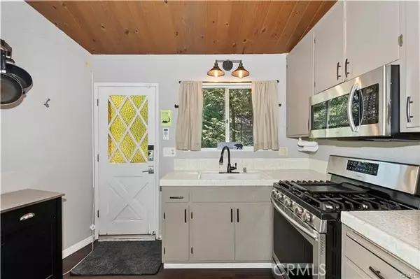 Lake Arrowhead, CA 92352,28393 Larchmont