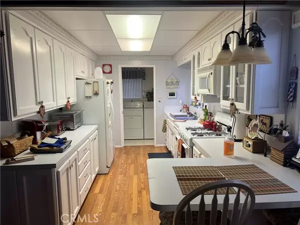 Running Springs, CA 92382,31417 LIGHTFOOT